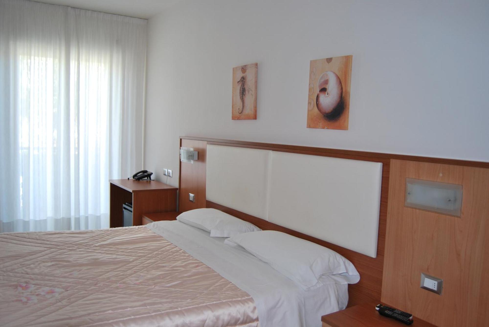 Hotel Europa Nereto Zewnętrze zdjęcie