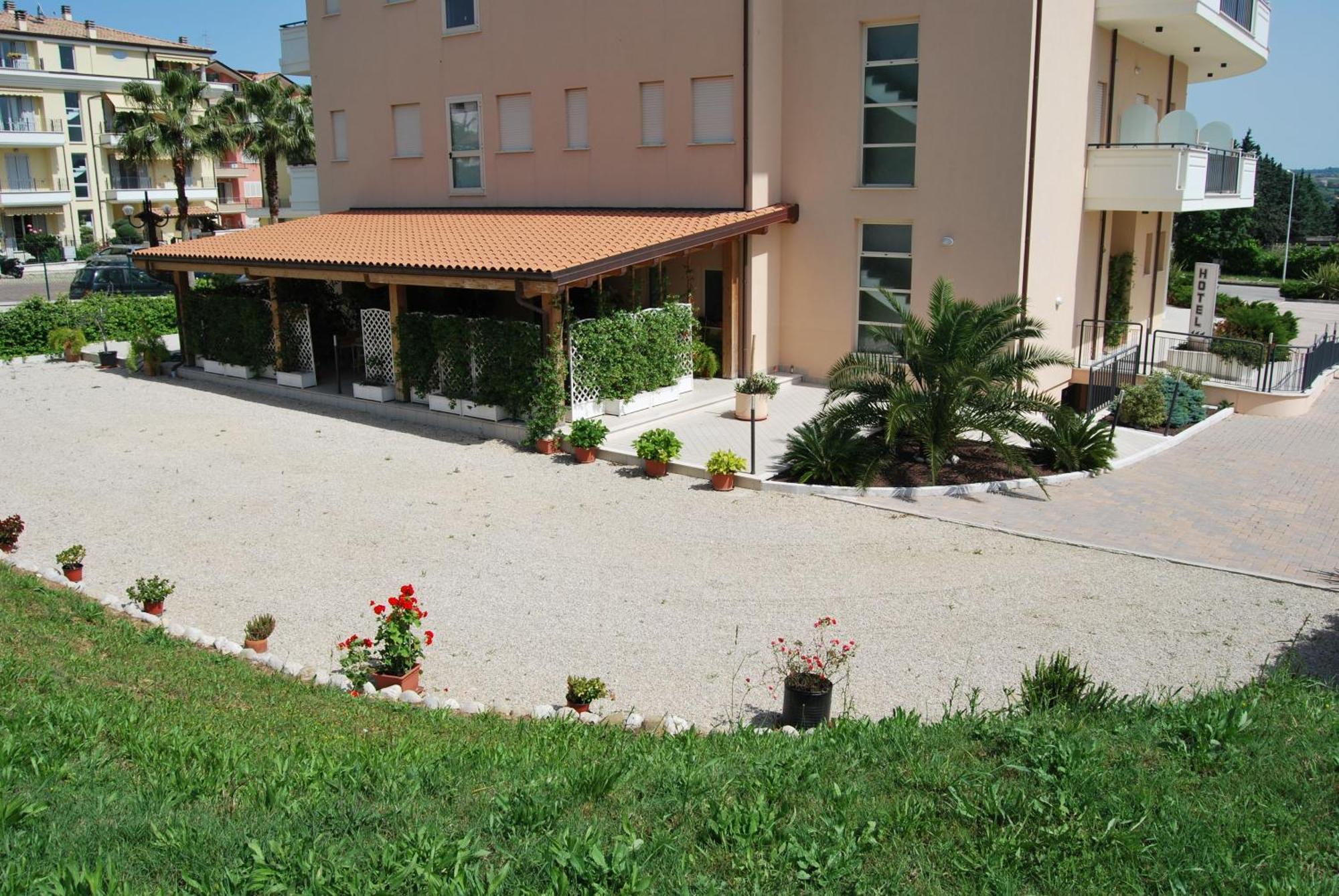 Hotel Europa Nereto Zewnętrze zdjęcie