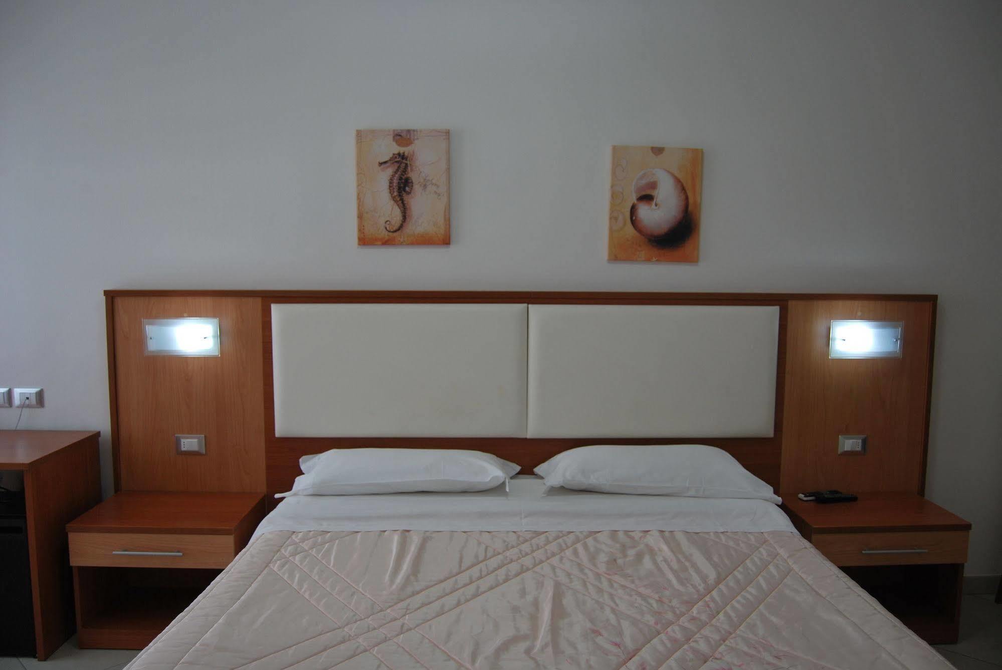 Hotel Europa Nereto Zewnętrze zdjęcie